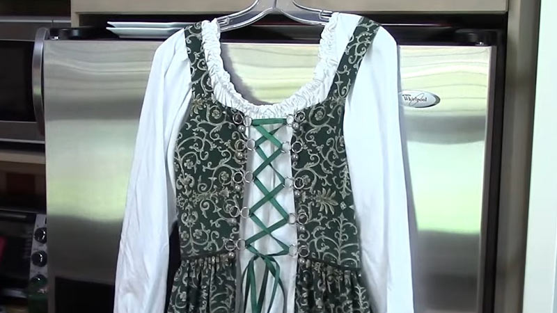 DIY Medieval Costume: How to Turn Your Old Sheets into a Stunning Dress