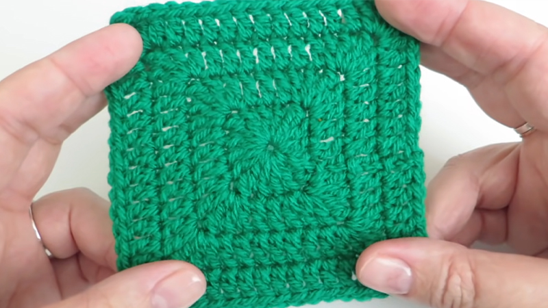 Crochet a Solid Granny Square with No Gaps