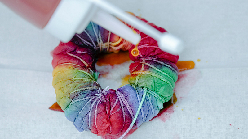 Tie Dye a Spiral Pattern