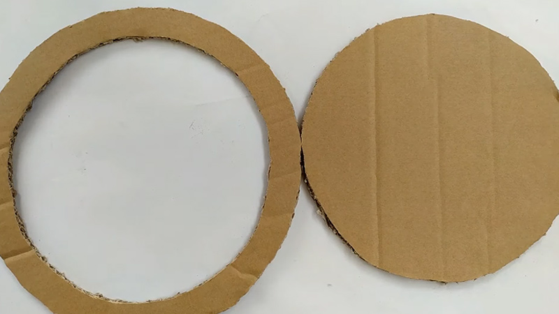 Cut A Perfect Circle In Cardboard