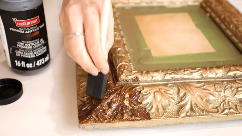 How Do You Distress a Gold Mirror Frame?