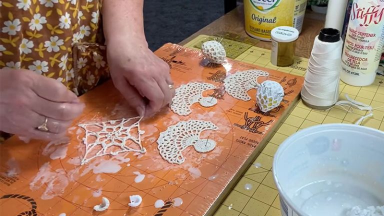 Stiffen Crochet Snowflakes With Glue