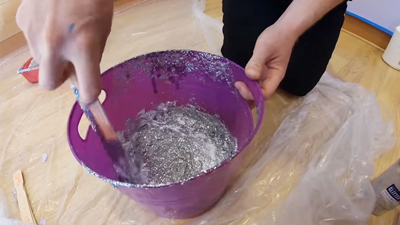 How Do You Seal Glitter Paint?