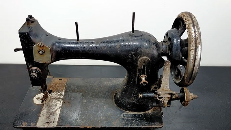 What Kind Of Metal On Antique Sewing Machines
