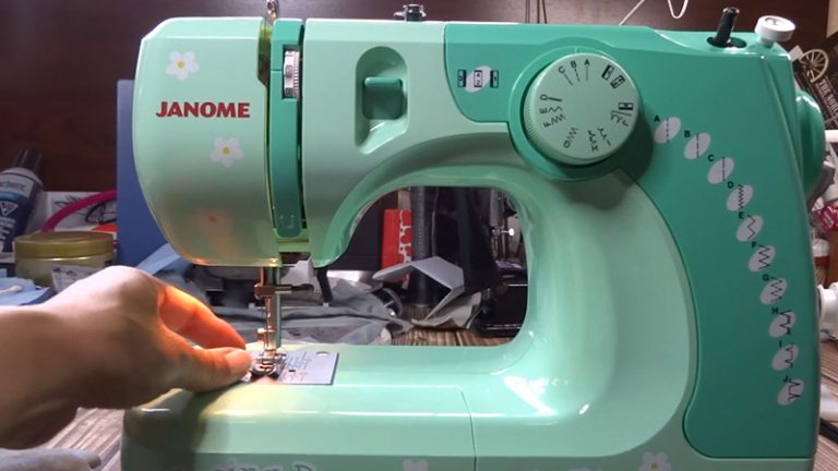 Janome 3128 Size Sewing Machine