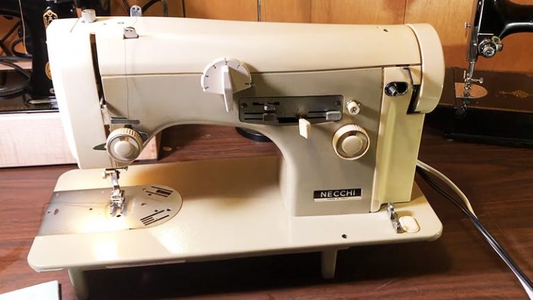 Necchi 523 Sewing Machine