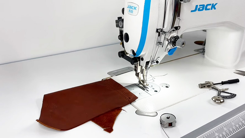 Sewing Machine Automatically Adjusts Tension