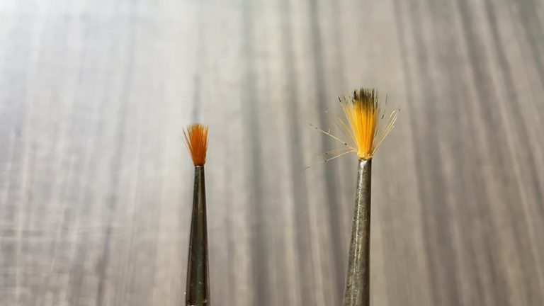 Clean-Acrylic-Brushes
