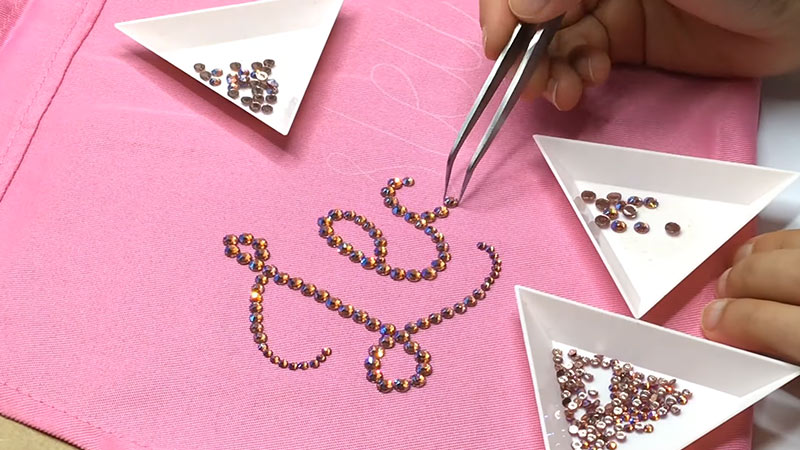 4 Easy Ways to Remove Rhinestones from Clothes • GlitterDesign