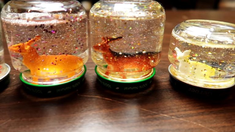 Make-a-Snow-Globe-With-Vegetable-Oil