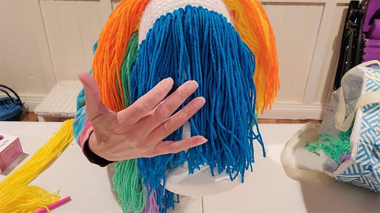 Make a Wig From Yarn