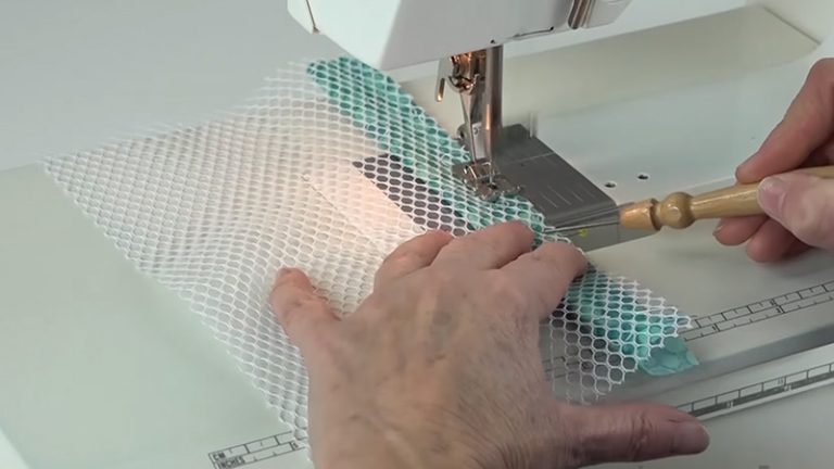 How to mend mesh fabric
