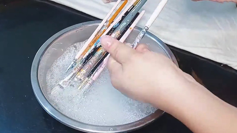 Clean Acrylic Paint Brushes With Vinegar