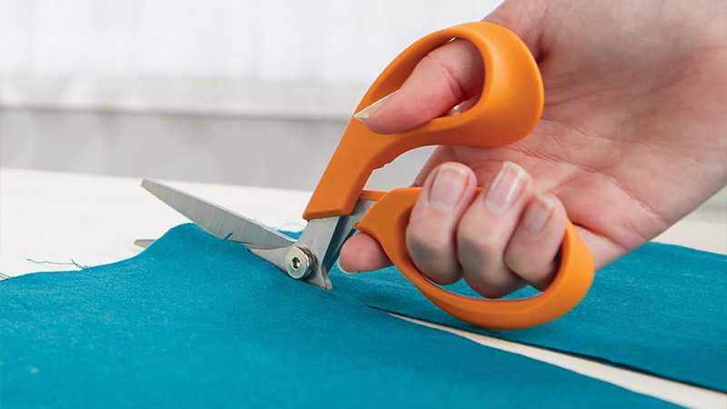 Fiskars Razoredge Fabric Shears Tabletop