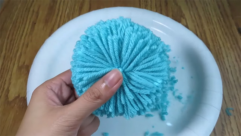 Fluff and Shape Your Pom-pom