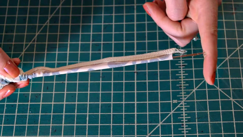 Purpose of a Turning Tool in Sewing