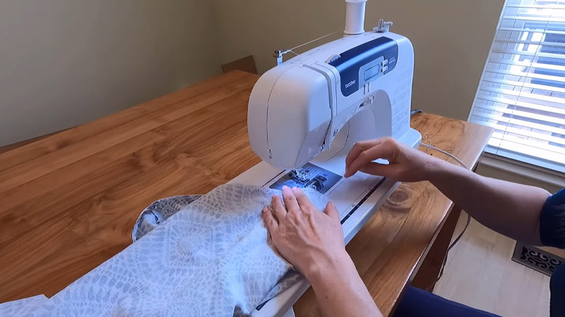Sew a Box Cushion Cover Without a Zipper