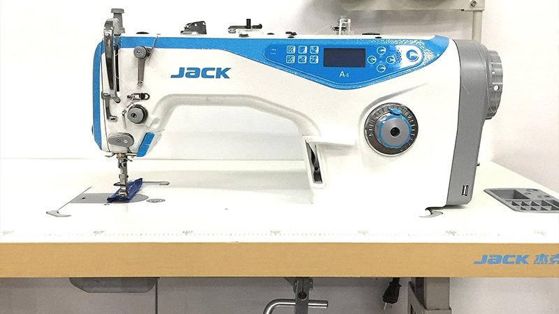 Single Needle Lock Stitch Machine