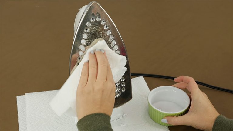 How to Clean an Iron