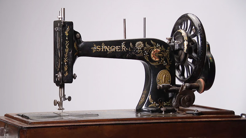How Much Is an Antique Sewing Machine Worth
