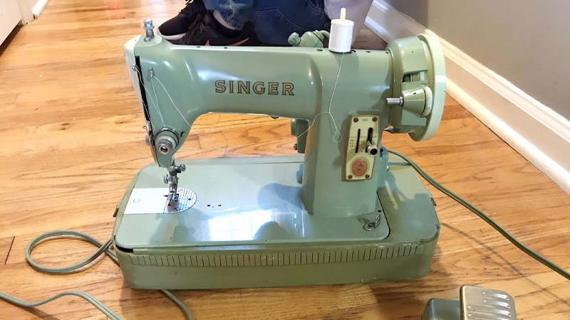How Reverse Stitch Works in Singer 185J Sewing Machine