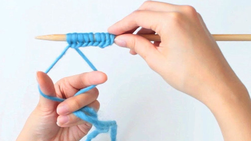 How to Do the Long Tail Cast On in Knitting