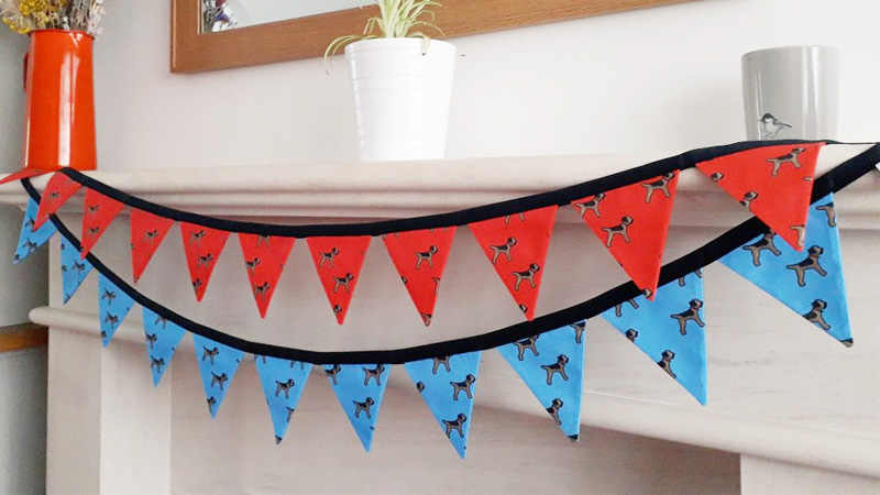 How to Make Bunting With Fabric Squares