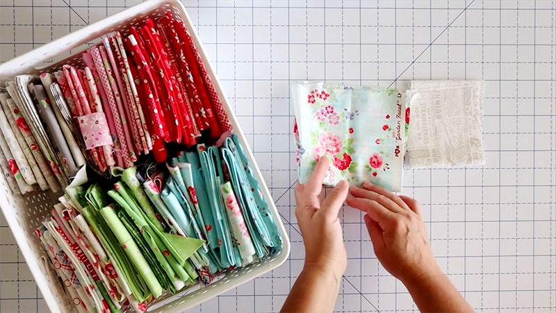 How to Make a DIY Fabric Scrap Organizer