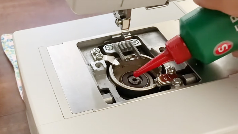 How to Oil a Singer Sewing Machine