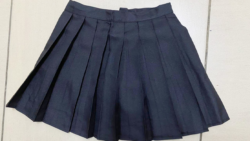 How to Put Pleats Back in a Skirt