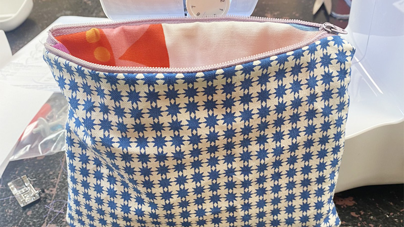 How to Sew a Zipper Pouch