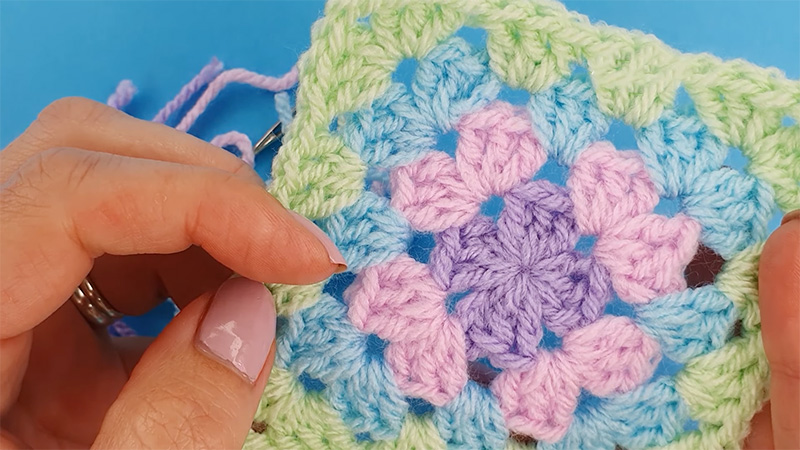 How to Weave in the Ends in Crochet? Can I Knot the Ends in Crochet? 