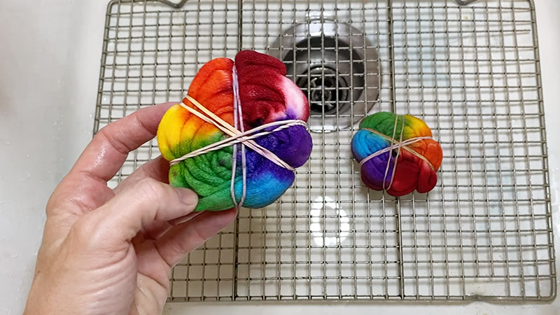 Is It Better to Tie-Dye Wet or Dry