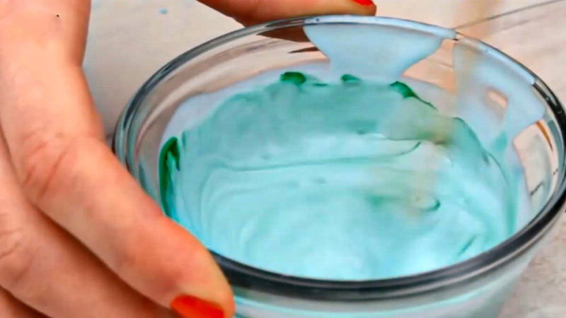 Mixing the Glue and Food Coloring