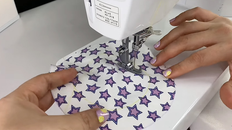 Precautions for Sewing a Circle Onto Fabric