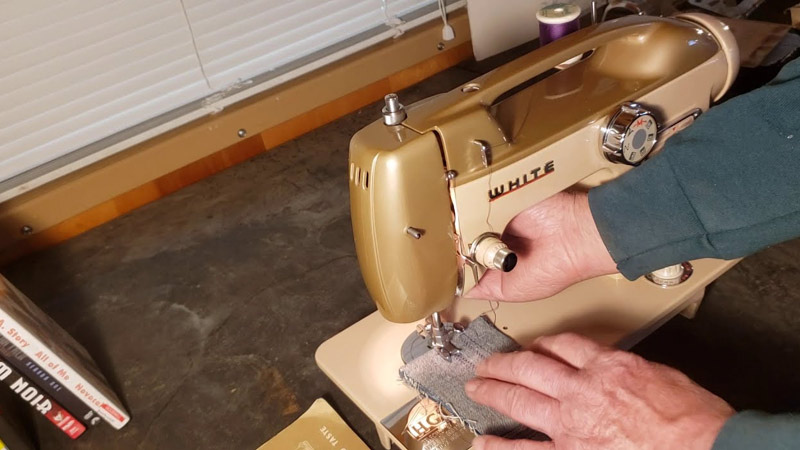 Thread a White Sewing Machine