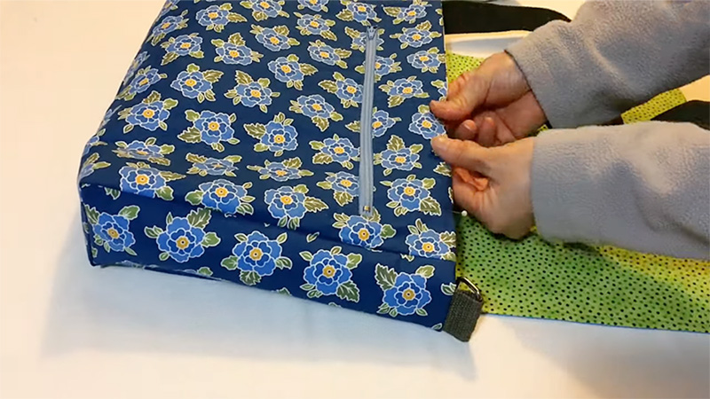Tips for Making a Beautiful Messenger Bag With Mosaic Tiles