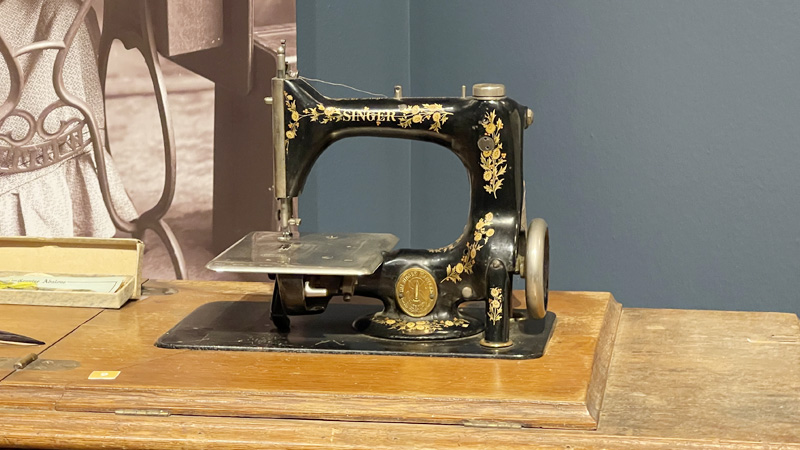 Was Machine Sewing Available in 1880