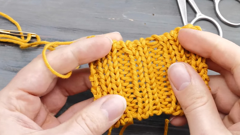 What Are Some Decorative Bind-Off Methods