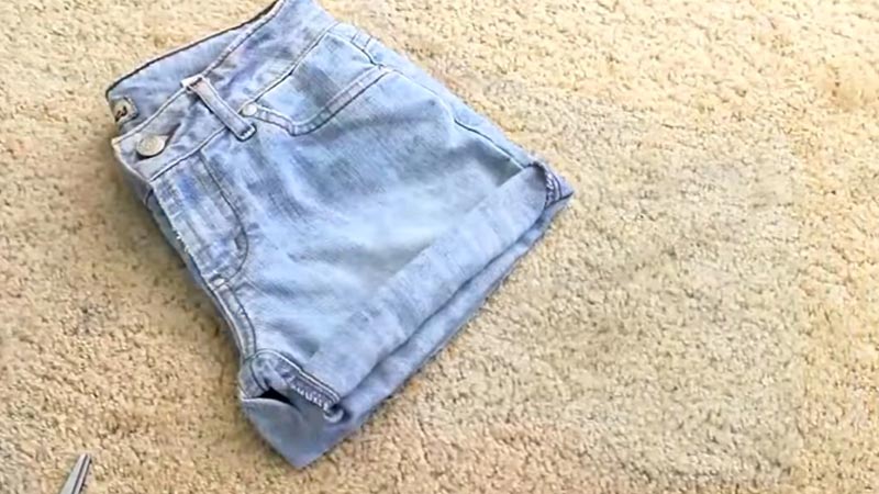 What Mistakes Do People Make When They Cut Jeans Into Shorts? 