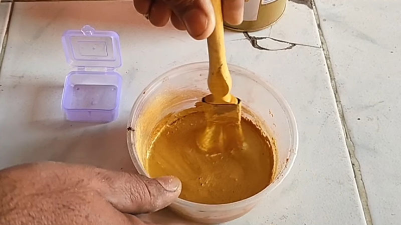 What Colors Do You Blend to Make Gold Paint?