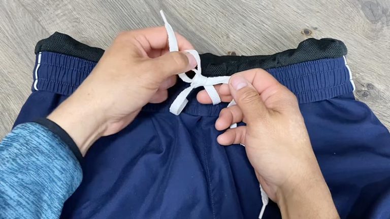How to Tie a Drawstring on Sweatpants