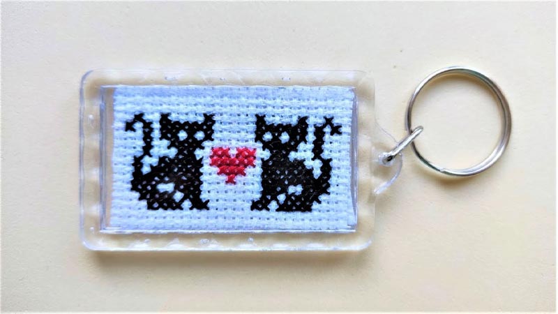 How to Make a Cross-Stitch Keychain? -Creative DIY Guide