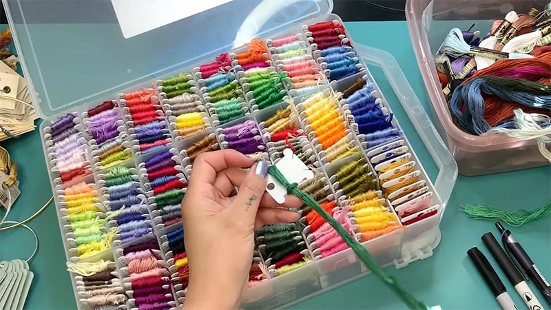 How to Organize Embroidery Floss Without Bobbins