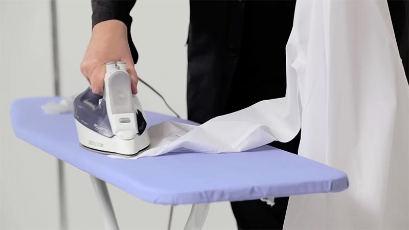 How to Prevent Burning Fabric While Ironing