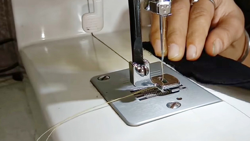 Thread Your Sewing Machine