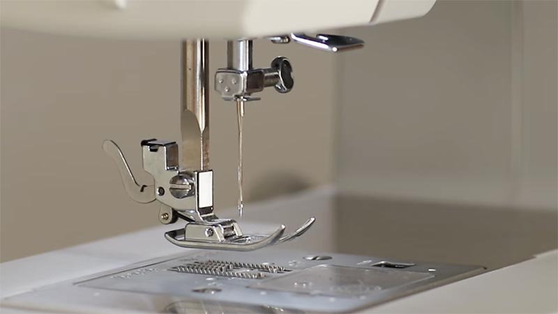 What Are the Key Features of the Singer Pin Catcher Sewing Machine