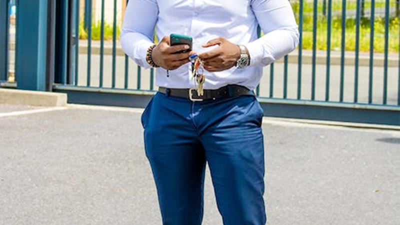 What Colour Shirt Goes With Navy Blue Pants