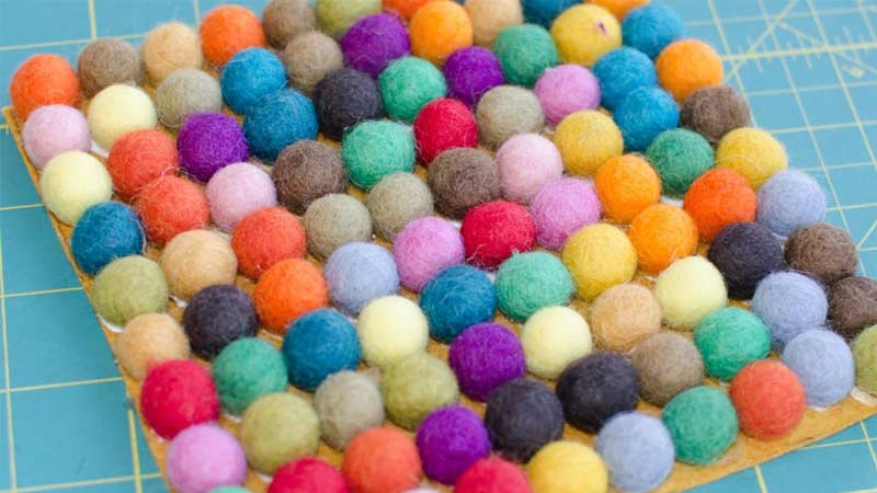 Arrange Felt Balls