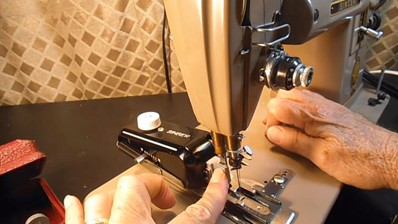 How to Attach a Buttonhole Using a Singer Buttonhole Attachment?